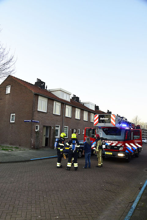 2019/253/20191230-16u29 GB 001 Fred Thomasstraat schoorsteenbrand.jpg